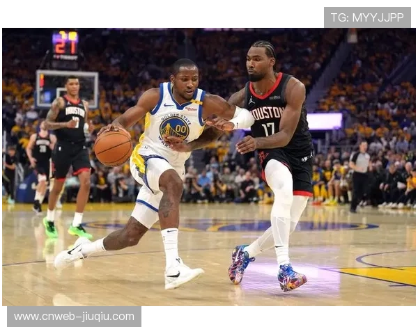 勇士第三节崩盘单节输15分,科尔怒叫暂停