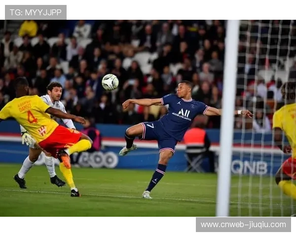 巴黎圣日耳曼重心回归联赛，仅落后榜首朗斯1分